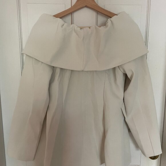 (NWT) Sierra Darien Cut Out Shoulder Jacket - White - Picture 6 of 8